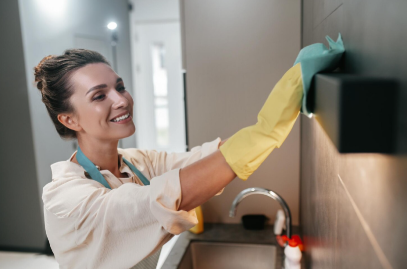 Jak uklidit celý byt za hodinu?